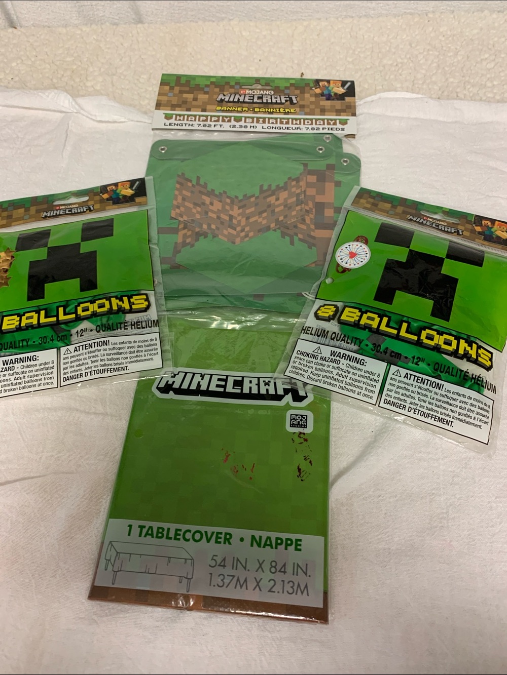 Minecraft Creeper 24Pc party pack NEW Banner Balloons Tablecover & Surprize Gift